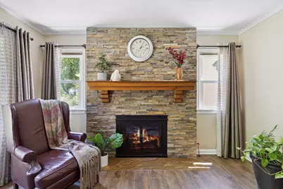 404 N Vale Avenue, Rockford, IL 61107 - Photo 10