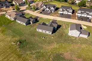 15551 Finley Way, South Beloit, IL 61080 - Photo 4