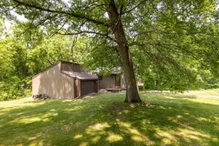 2 Sylvan Ct, Galena, IL 61036 - Photo 2