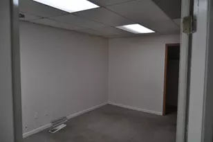 602 S West Ave, Freeport, IL 61032 - Photo 8