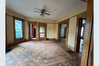 642 W Stephenson, Freeport, IL 61032 - Photo 4