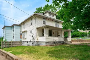 321 S Ottawa Ave, Dixon, IL 61021 - Photo 2