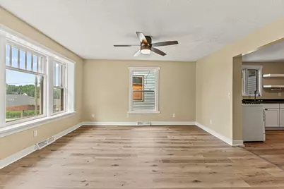 321 S Ottawa Avenue, Dixon, IL 61021 - Photo 6