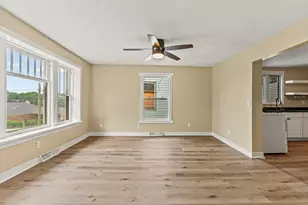 321 S Ottawa Ave, Dixon, IL 61021 - Photo 6