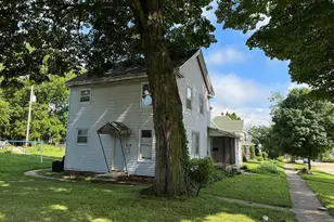 607 S Jackson St, Mount Carroll, IL 61053 - Photo 6