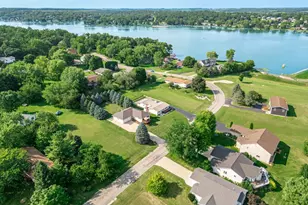 1726 Baintree Rd, Lake Summerset, IL 61019 - Photo 4