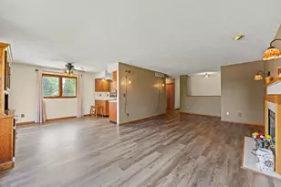 1726 Baintree Rd, Lake Summerset, IL 61019 - Photo 8