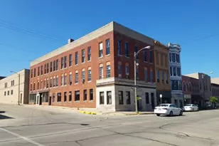 28 W Main Suite 1, Freeport, IL 61032 - Photo 1