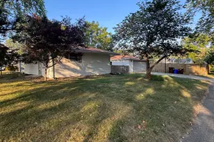 1120 Esmond Dr, Rockford, IL 61108 - Photo 2