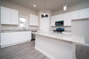 653 Yosemite Ave, Roscoe, IL 61073 - Photo 4