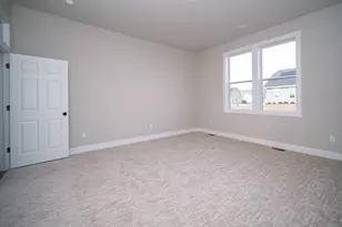 653 Yosemite Ave, Roscoe, IL 61073 - Photo 12