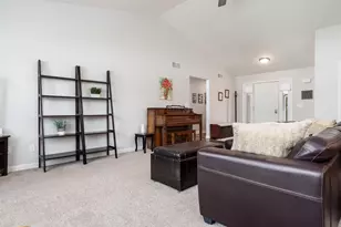 779 Boz Way, Belvidere, IL 61008 - Photo 8