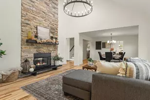 9281 Auburn Rd, Winnebago, IL 61088 - Photo 12