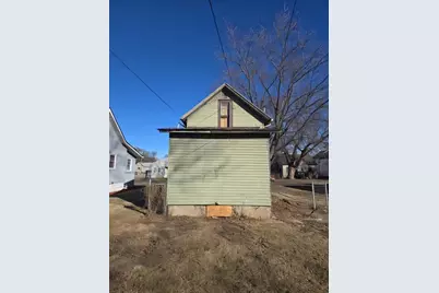 909 W 6th Street, Sterling, IL 61081 - Photo 2