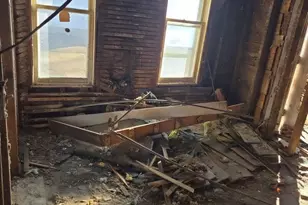 909 W 6th St, Sterling, IL 61081 - Photo 8