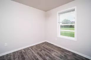 827 Fuller Ln, Belvidere, IL 61008 - Photo 8