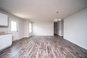 827 Fuller Ln, Belvidere, IL 61008 - Photo 4