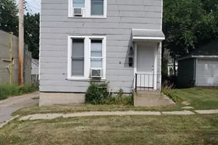 328 W Douglas, Freeport, IL 61032 - Photo 2
