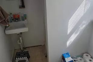 328 W Douglas, Freeport, IL 61032 - Photo 12