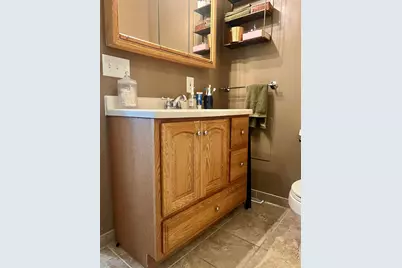 719 N Greenfield Drive, Freeport, IL 61032 - Photo 22