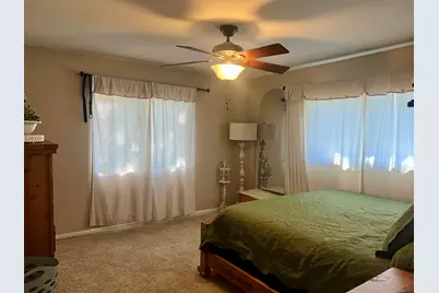 719 N Greenfield Drive, Freeport, IL 61032 - Photo 20