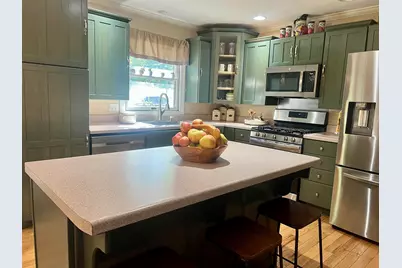 719 N Greenfield Drive, Freeport, IL 61032 - Photo 8