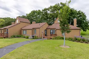 11 Farmstead Dr, Galena, IL 61036 - Photo 1