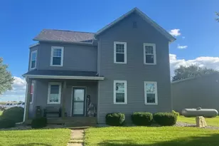 312 E Buckeye, Dakota, IL 61018 - Photo 2