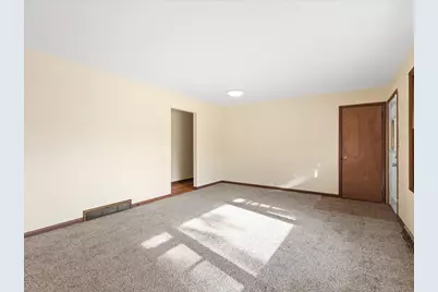 229-239 Flintridge Drive, Rockford, IL 61107 - Photo 6