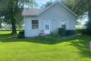 414 S Main St, Cherry, IL 61317 - Photo 2
