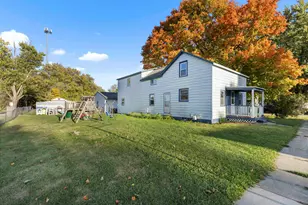 411 S Walnut Ave, Forreston, IL 61030 - Photo 2