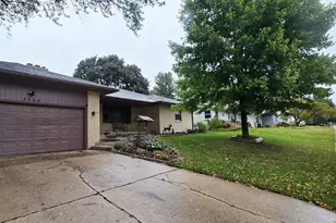3504 N Rockton Ave, Rockford, IL 61103 - Photo 2