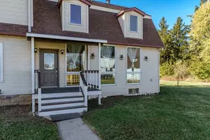 15685 W State Rd, Pecatonica, IL 61063 - Photo 2