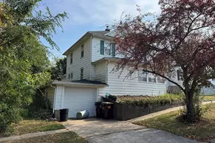 410 S Carroll St, Mount Carroll, IL 61053 - Photo 2