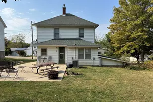 410 S Carroll St, Mount Carroll, IL 61053 - Photo 4