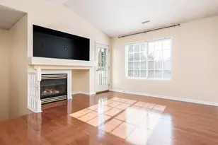 6538 Commonwealth Dr, Loves Park, IL 61111 - Photo 4