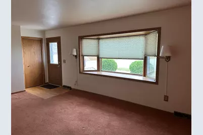 401 Shumway, Lena, IL 61048 - Photo 6