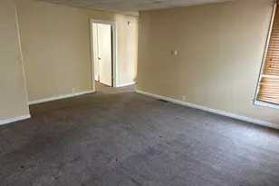 1109 S Carroll, Freeport, IL 61032 - Photo 6