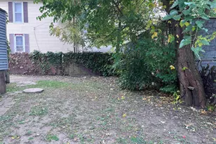 417 9th St, Rockford, IL 61104 - Photo 8