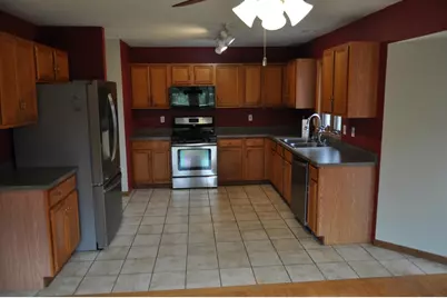 135 Field Crest Lane, Cedarville, IL 61013 - Photo 4