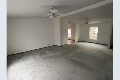 562 Seasons Parkway, Belvidere, IL 61008 - Photo 8