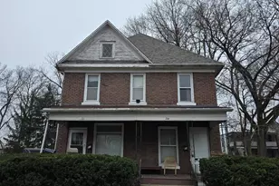 21 W Dexter, Freeport, IL 61032 - Photo 1