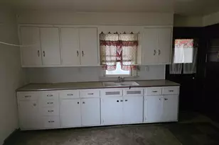 21 W Dexter, Freeport, IL 61032 - Photo 20