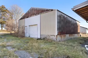 395 W Cedarville Rd, Freeport, IL 61032 - Photo 36