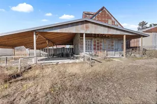 395 W Cedarville Rd, Freeport, IL 61032 - Photo 30