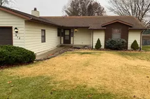 612 Alamo Dr, Freeport, IL 61032 - Photo 1