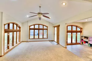 543 Fieldcrest Rd, Belvidere, IL 61008 - Photo 10