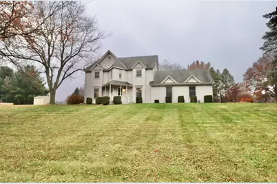 543 Fieldcrest Road, Belvidere, IL 61008 - Photo 2