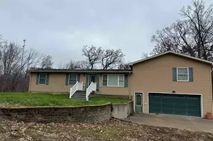 11027 Hillcrest Ln, Savanna, IL 61074 - Photo 2