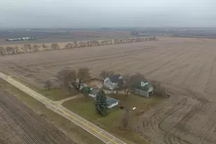 2610 S Klinger Rd, Pecatonica, IL 61063 - Photo 2